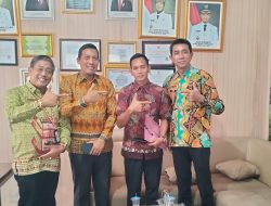 Sekretariat DPRD Kaur Kunjungi Diskominfo Tanggamus, Bahas Verifikasi Media dan Peningkatan Profesionalisme Wartawan
