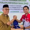 JNE Lampung Dukung Inovasi Permata Pemkab Pesibar, Dokumen Kependudukan Kini Dapat Diantar Langsung ke Rumah Warga