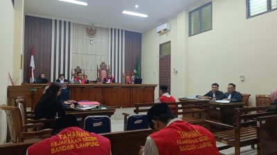 Sidang Penyedap Rasa Palsu AJI-NO-MOTO di PN Tanjungkarang Memanas, Terdakwa Persoalkan Kewenangan Pengadilan