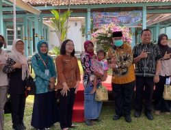 Bupati Tanggamus Ramah Tamah dengan Pasien Operasi Bibir Sumbing, Bagian dari Bakti Sosial HUT ke-20 RSUD Batin Mangunang