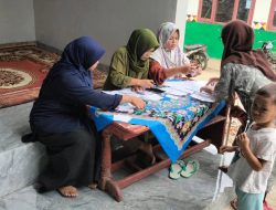 Menembus Jalan Terjal Demi Warga, Nakes Puskesmas Martanda Jemput Bola ke Pedukuhan Darussalam